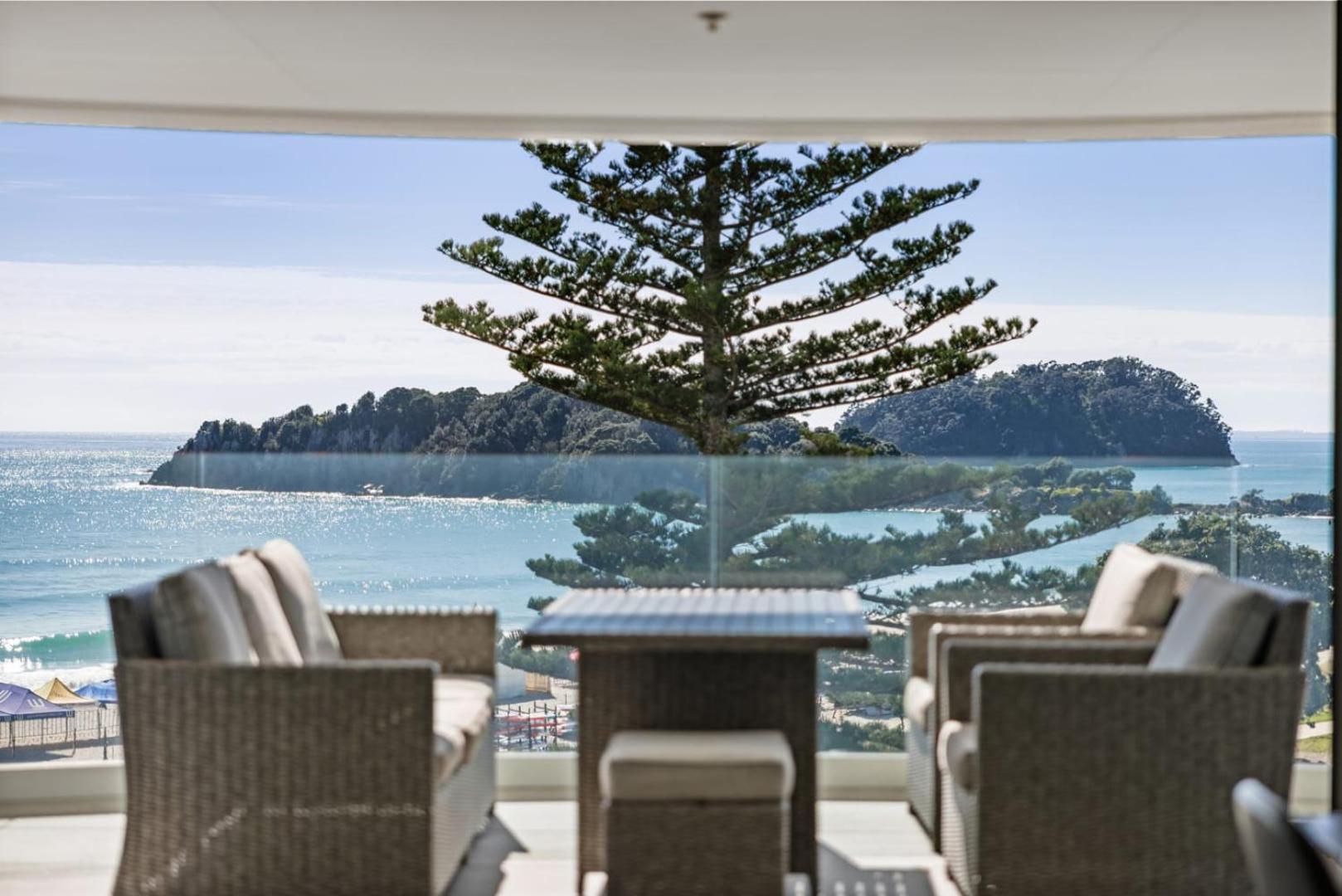 Oceanside Bliss - Absolute Beachfront - Uninterrupted Ocean Views With Pool 마운트마운가누이 외부 사진