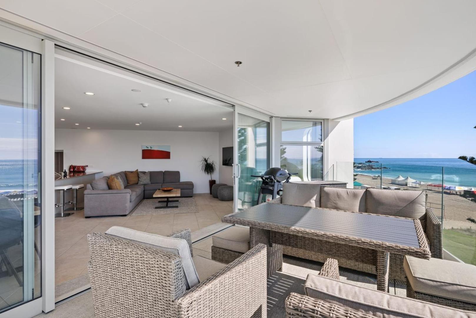 Oceanside Bliss - Absolute Beachfront - Uninterrupted Ocean Views With Pool 마운트마운가누이 외부 사진