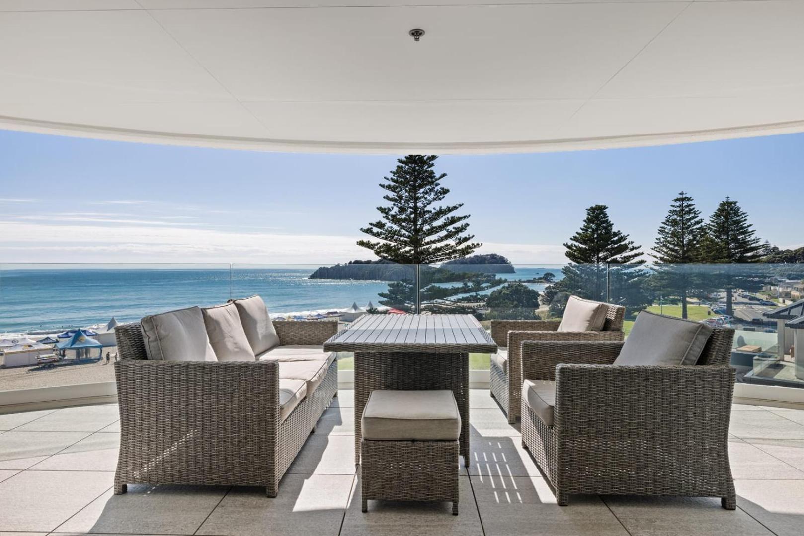 Oceanside Bliss - Absolute Beachfront - Uninterrupted Ocean Views With Pool 마운트마운가누이 외부 사진